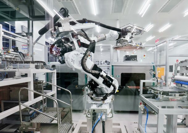 LG Innotek's 'Dream Factory' revolutionizes chip substrate production ...