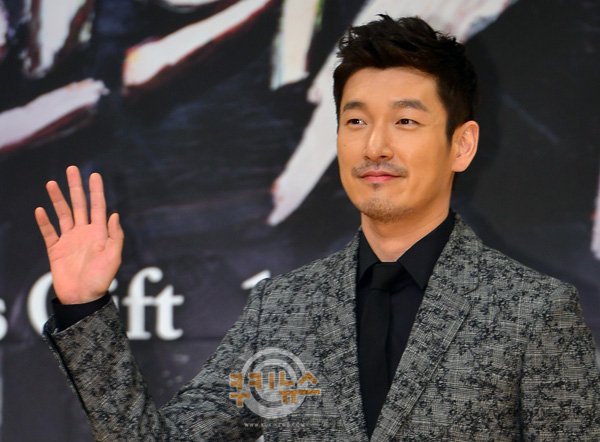 조승우, '햄릿' 된다…데뷔 24년 만에 연극 무대로 : 네이트 뉴스