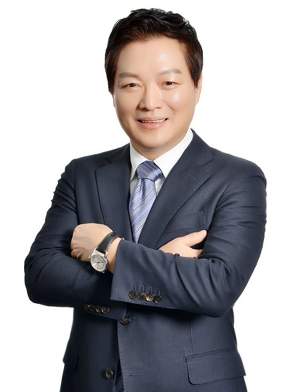 '성과주의' 드라이브 거는 신세계…박주형·문성욱 사장 승진 : 네이트 뉴스