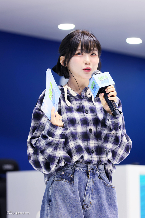 [포토] '우정잉', 지스타 팬미팅은 처음 : 네이트 스포츠