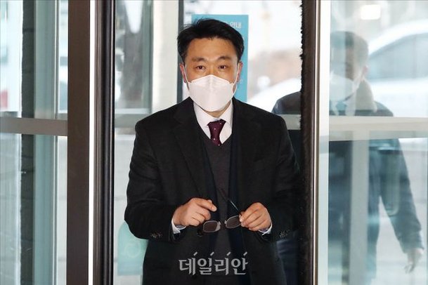 2021년 첫 출근하는 김진욱 초대 공수처장 후보자 : 네이트 뉴스