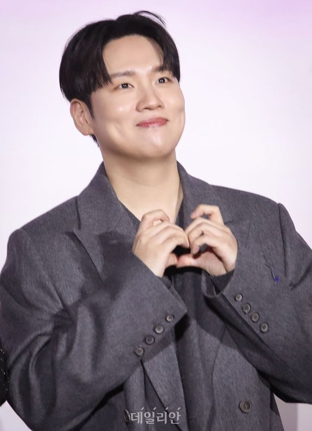 한해, 훈훈한 미소 : 네이트 연예
