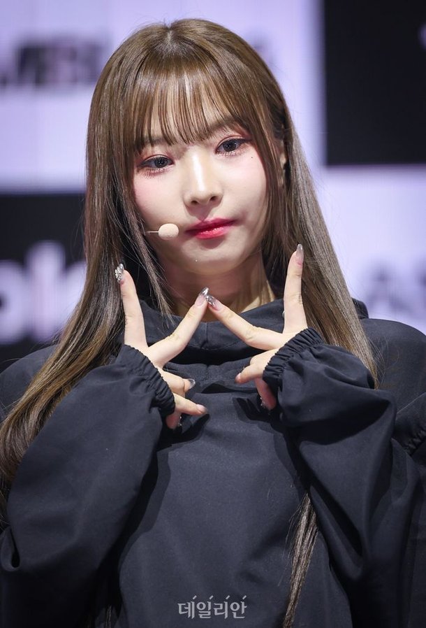트리플에스 정하연, 브이 브이 : 네이트 연예