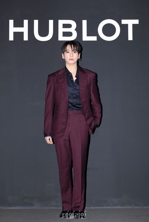 BTS 정국 '옷이 정국을 입었다' : 네이트 연예