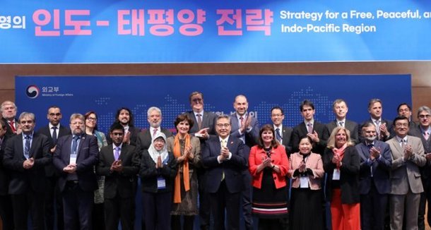 [사설]쪼그라드는 '수출 텃밭' 中…아세안·인도·미국 活路 찾아야 : 네이트 뉴스