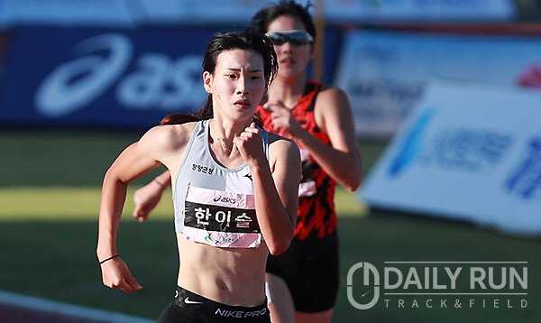 '이 악물고 달리는' 한이슬, 7종 200m 1위…대회 우승! [포토] : 네이트 스포츠
