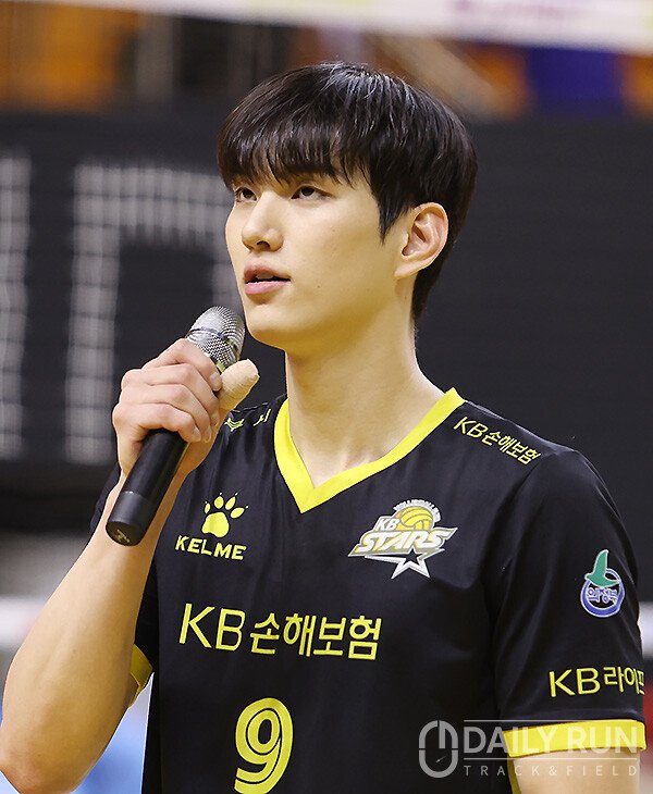 '배구 아이돌' 임성진, 서브에이스 3개와 시즌 최다 득점 19점 [포토] : 네이트 스포츠
