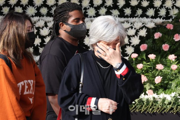 [포토]복받치는 슬픔 : 네이트 뉴스