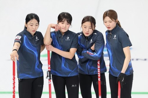 한국 女컬링 대표팀, 세계 1위 스위스에 석패…4강행 '비상' : 네이트 스포츠