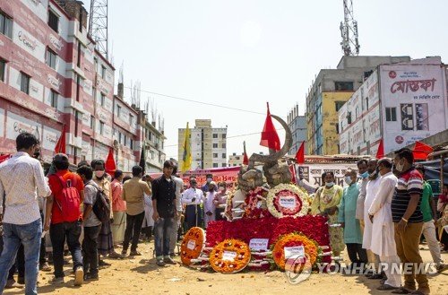 BANGLADESH FACTORY DISASTER ANNIVERSARY : 네이트 뉴스