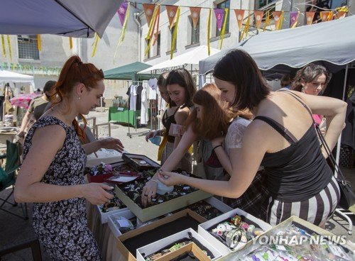 MOLDOVA MARKETS YARD SALE : 네이트 뉴스