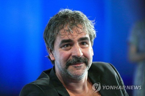 (FILE) (FILE) GERMANY PEN YUCEL : 네이트 뉴스