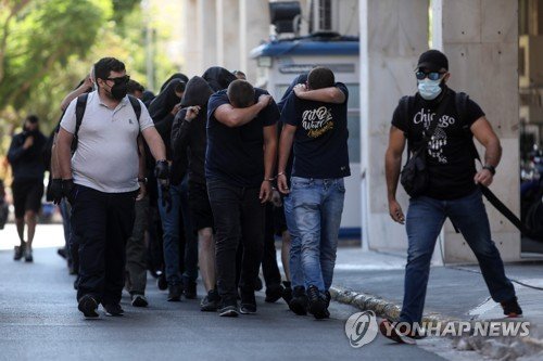 GREECE SOCCER VIOLENT CLASHES : 네이트 뉴스