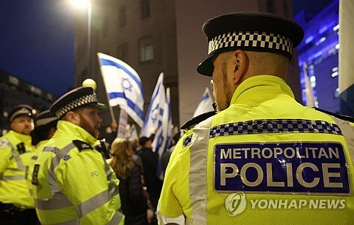 BRITAIN BBC JEWISH ASSEMBLY PROTEST : 네이트 뉴스