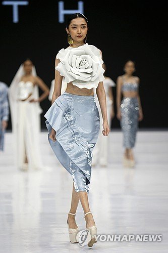 INDONESIA FASHION WEEK : 네이트 뉴스