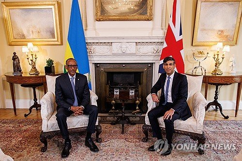 BRITAIN RWANDA DIPLOMACY : 네이트 뉴스