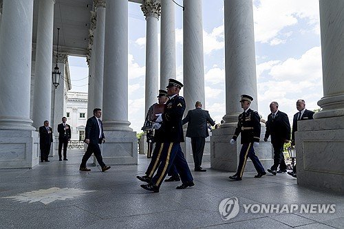 USA COL. PUCKETT CEREMONY : 네이트 뉴스