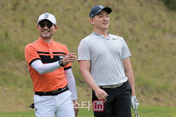 [포토] 멋쟁이 이상호-이결 '아들과 친구처럼' : 네이트 스포츠