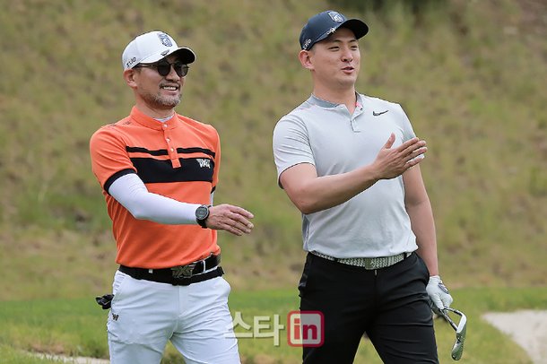 [포토] 이상호-이결 父子 '한마음 한뜻 이구동성 퀴즈를 준비해요' : 네이트 스포츠