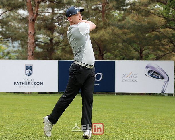 [포토] 이결 '두 클럽 짧게 잡았는데 이거리라고' : 네이트 스포츠