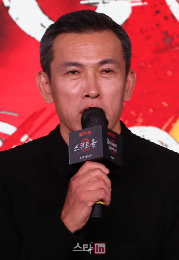 [포토]인사말하는 배우 유오성 : 네이트 연예