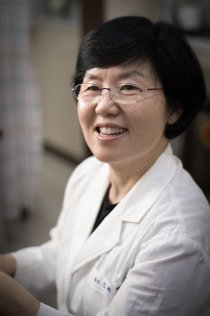 [진료실 풍경] 힘겹게 젠더의 경계를 건너는 사람들 : 네이트 뉴스