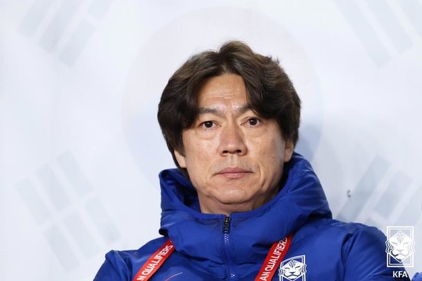 [IN PRESS] &amp;#39;오만전 충격 무승부&amp;#39; 홍명보 감독 &amp;quot;이강인 쓸 생각 없었다…발목 부상 당해 상태 지켜봐야&amp;quot; : 네이트 스포츠