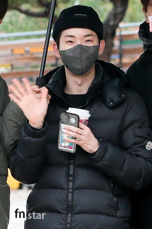[포토] 2AM 조권, '늦가을에도 해바라기 미소' : 네이트 연예
