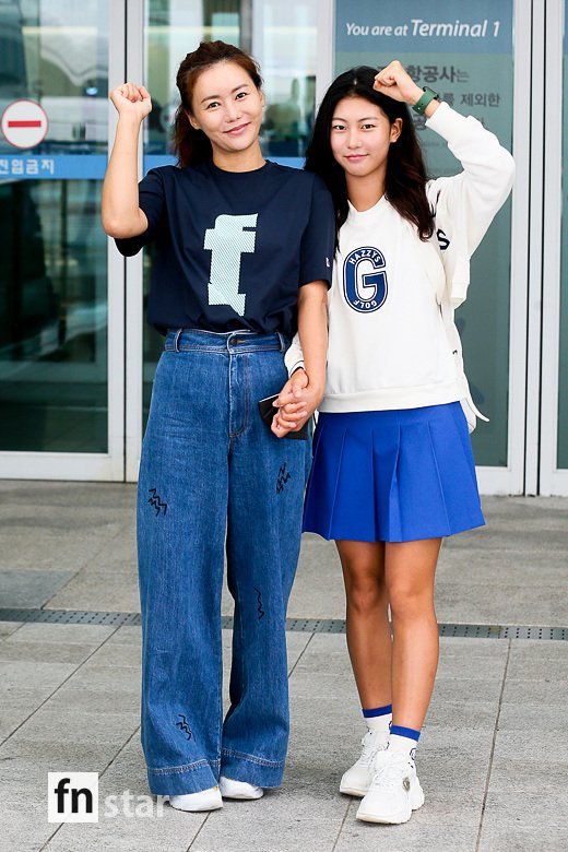[포토] 박연수-송지아, '기분 좋게 화이팅' : 네이트 연예