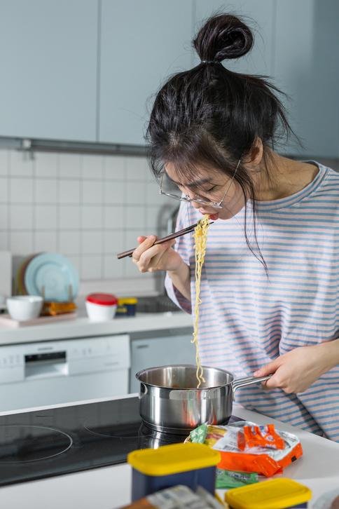 성인 절반이 하루 두끼 식사…삼시 세끼보다 나을까 네이트 뉴스