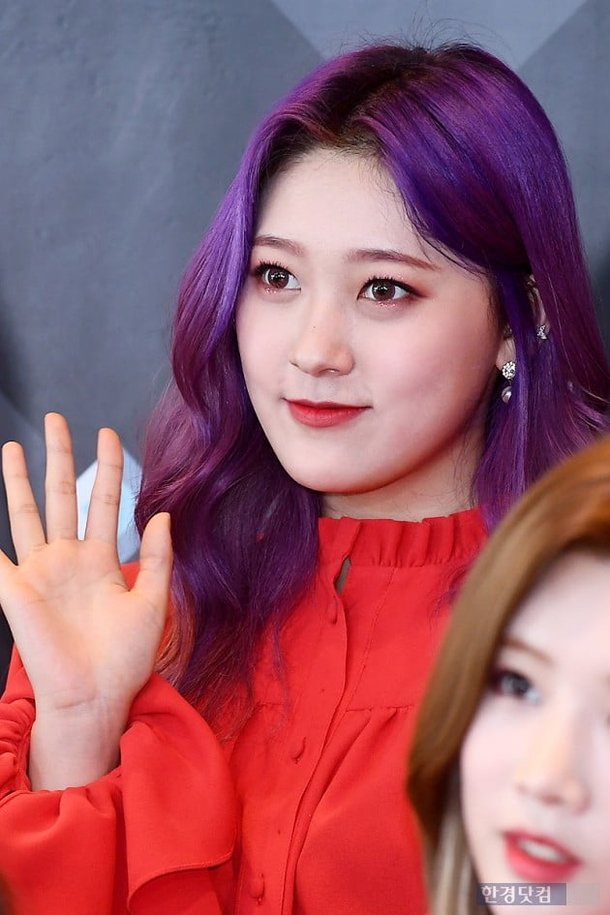 [포토] 이달의 소녀 최리, '눈 뗄 수 없는 깜찍함~' : 네이트 연예