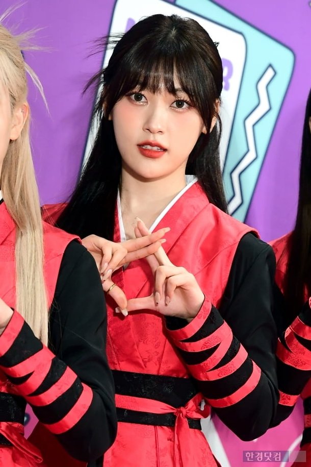[포토] 이달의 소녀 최리, '예쁨이 가득~' : 네이트 연예