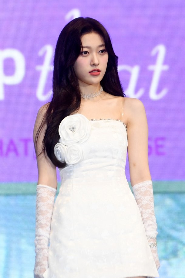 [포토] 이달의 소녀 최리, '매력 만점 비주얼' : 네이트 연예