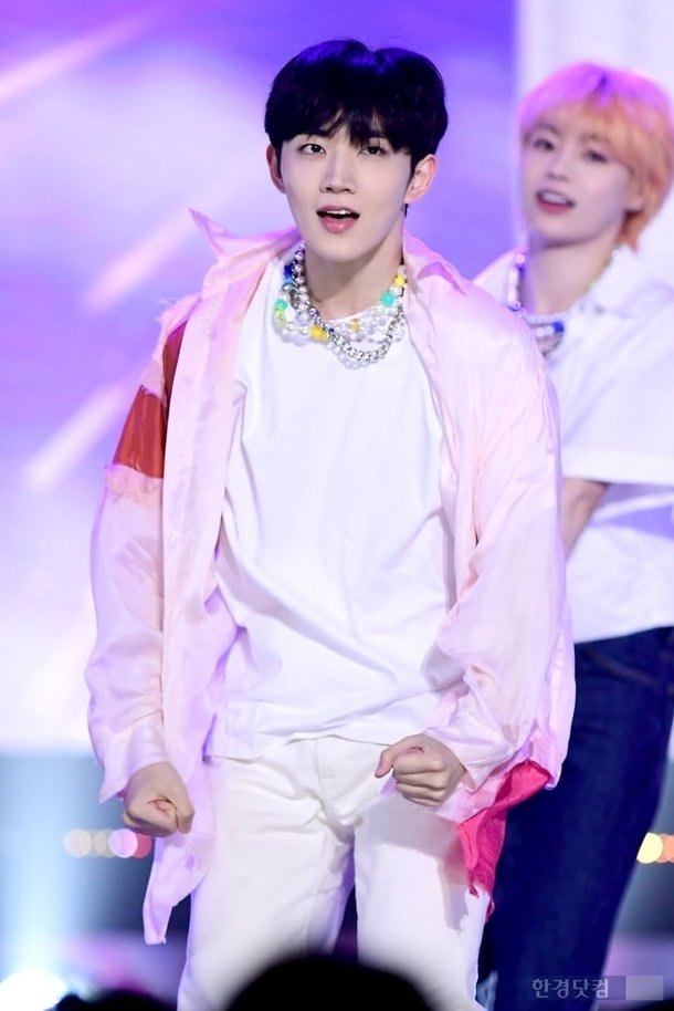 [포토] 템페스트 형섭, '점점 더 멋있어지네~' : 네이트 연예