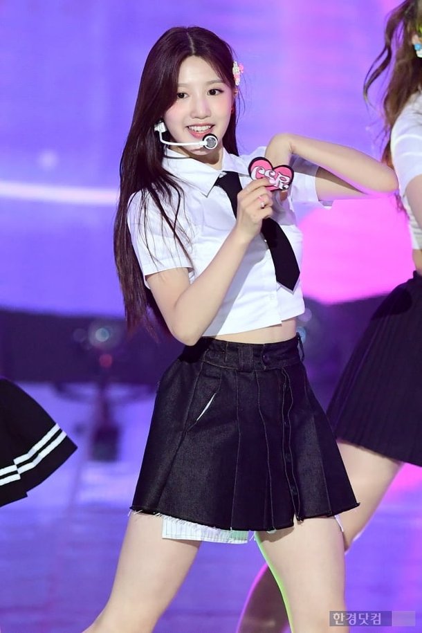 [포토] 첫사랑 서연, '예쁜 미소' : 네이트 뉴스
