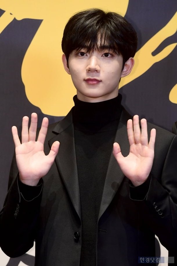 [포토] 템페스트 형섭, '멋짐이 가득~' (2023 대한민국 퍼스트브랜드 대상) : 네이트 연예