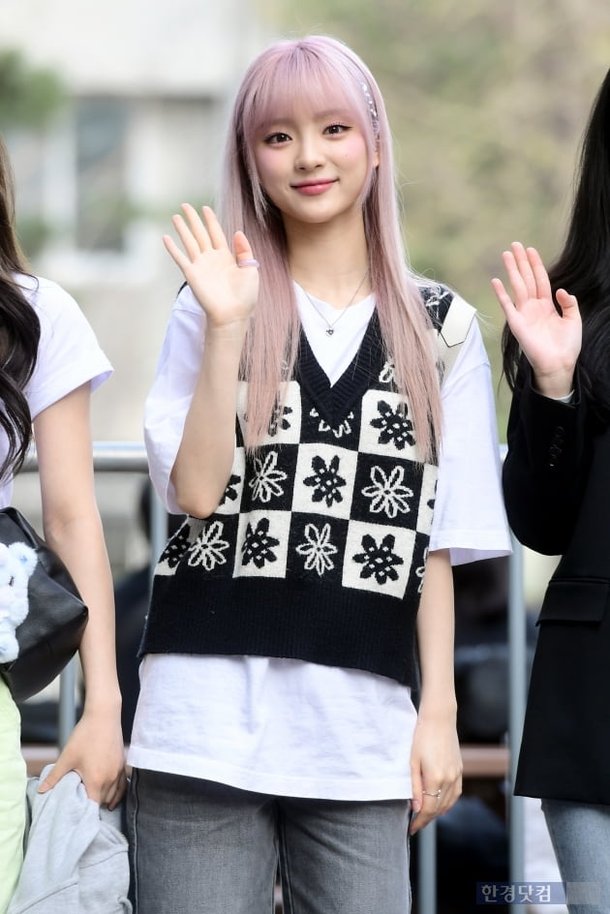 [포토] 아이칠린 이지, '인형이 따로 없네~' : 네이트 뉴스