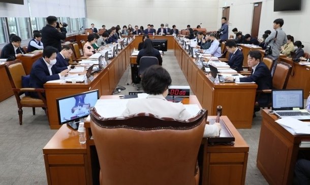 '보건소장=의사' 원칙 깨질까…여야, 지역보건법 개정 논의 [입법레이더] : 네이트 뉴스