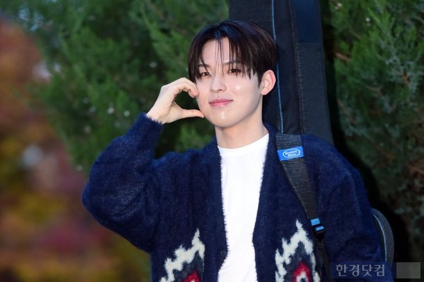 [포토] 범진, '멋진 미소로 볼하트~' : 네이트 연예