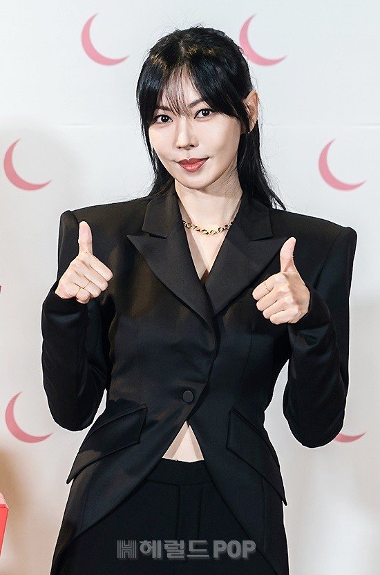 [포토]김소연, 구미호뎐1938 엄지척! : 네이트 뉴스