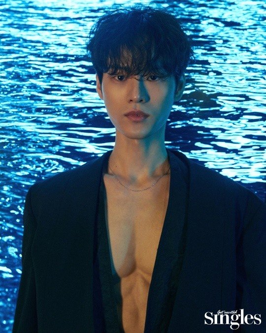 윤지온 