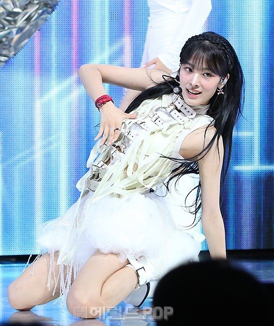 [포토]지니, '무대 시선싹쓸이' : 네이트 뉴스
