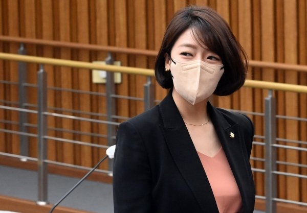 배현진 