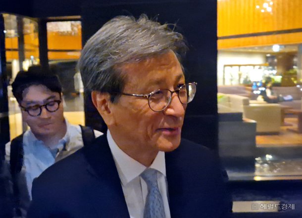 정현호 삼성전자 부회장, 8년 만에 용퇴…새 사업지원실장에 박학규 사장 : 네이트 뉴스