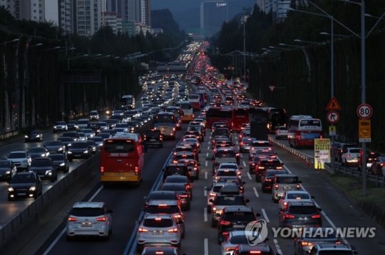 고속도로 소통 원활…