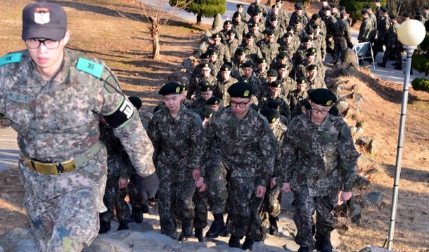 군인 휴가도 풀린다…국방부, 80일만에 휴가 허용 : 네이트 뉴스