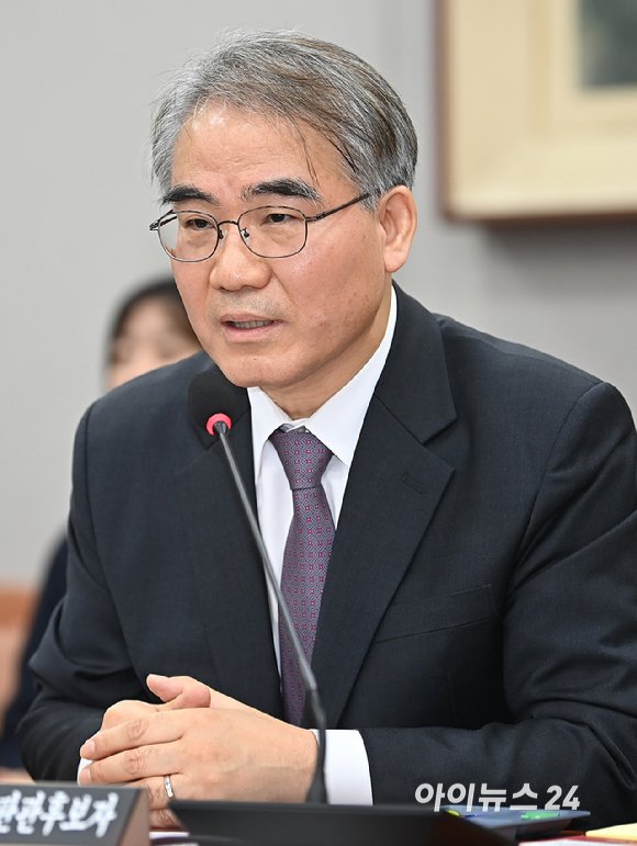 [포토] 답변하는 조한창 헌법재판소 재판관 후보자 : 네이트 뉴스