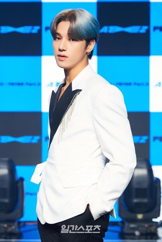 [포토] 에이티즈 우영 '프린스의 눈빛' : 네이트 연예