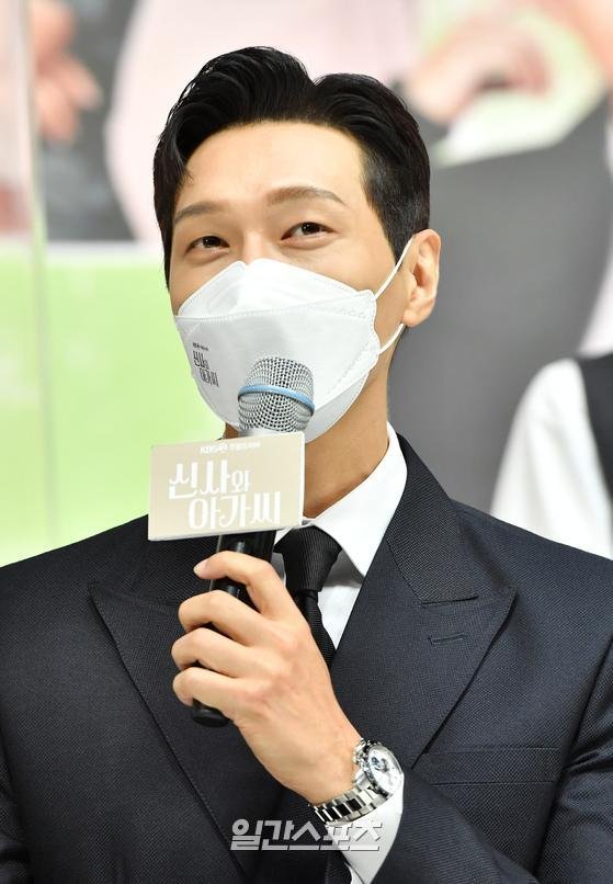 [포토] KBS공채 출신 지현우, 고향에 온거 같다. : 네이트 연예