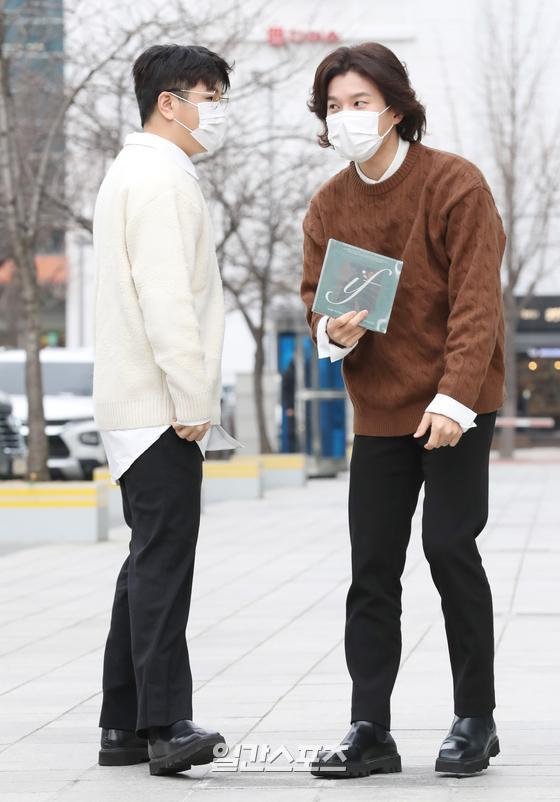 [포토] 이프 '출근길에 눈치게임을 한다면?' : 네이트 연예